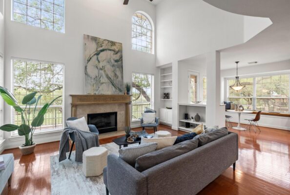37 Waterfall Dr, The Hills