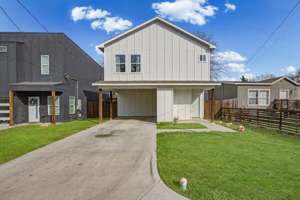 803 4th St, Lockhart