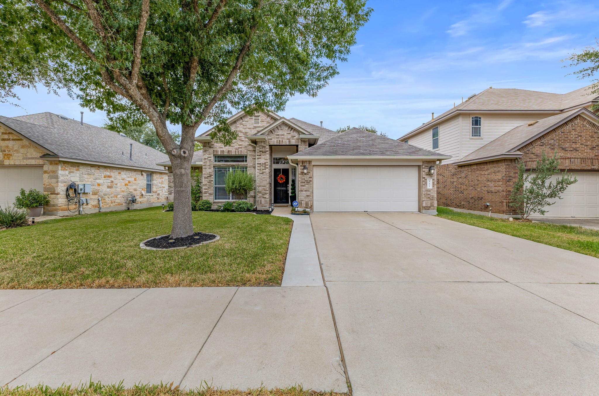 551 Middle Crk, Buda, TX 78610