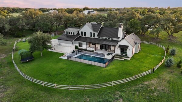191 Flat Creek Trl, Wimberley
