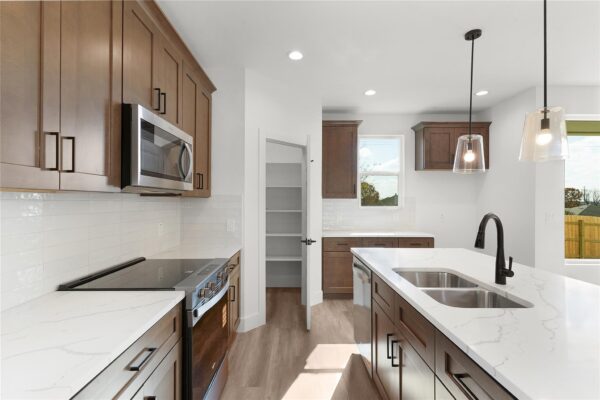 107 Carmen Cv, Burnet