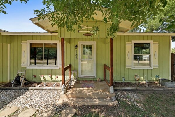 135 E Hickory Dr, Granite Shoals