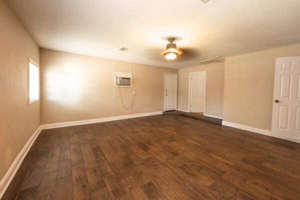 6400 Craigwood Cir, Austin
