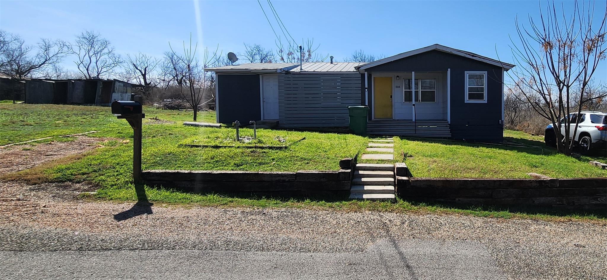 504 W Luce St, Llano, TX 78643