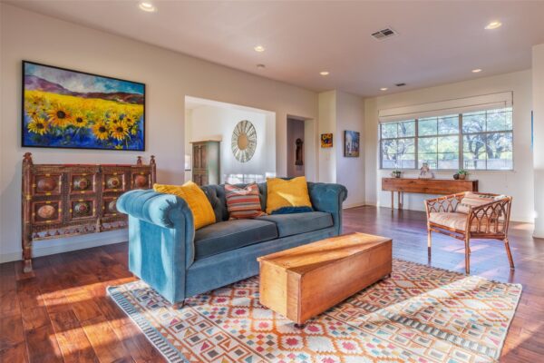 515 East Trl, Spicewood