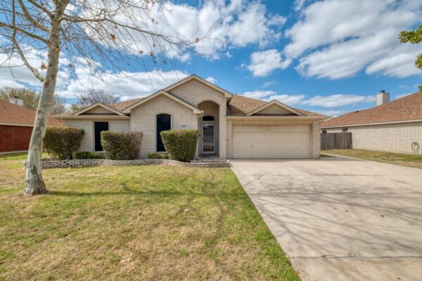 513 Mockingbird Ln, Lockhart