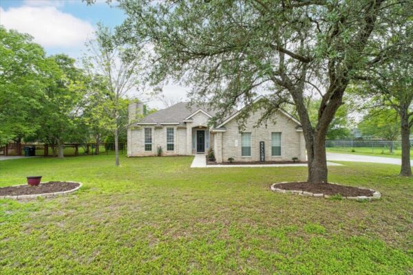202 Meadow Woods Dr, Kyle