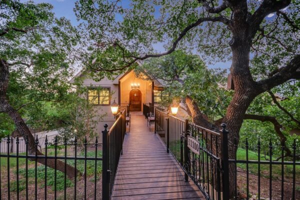 11100 Hill Dr, Leander