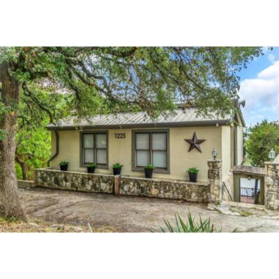 1225 Waterway Ln, Burnet