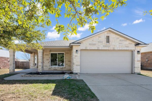 1016 Flanagan Dr, Leander