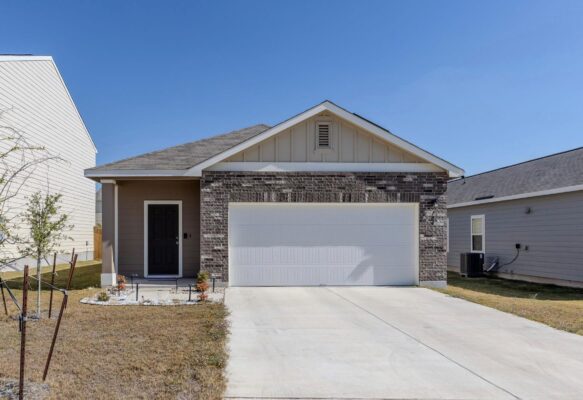 104 Enforcer Loop, Jarrell