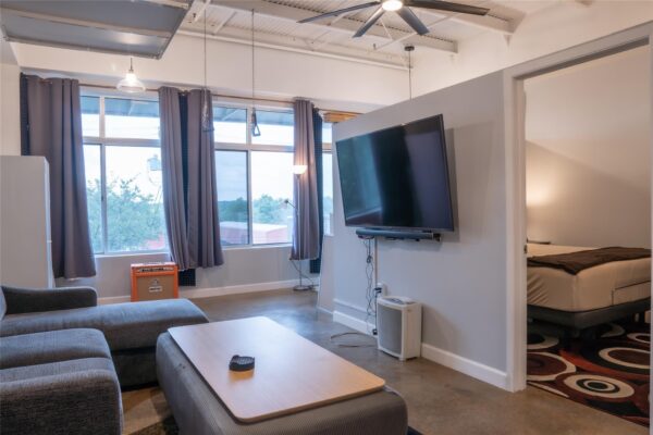 2401 E 6th St #6100, Austin