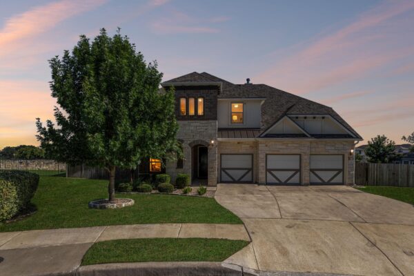 124 Redtail Ln, Leander