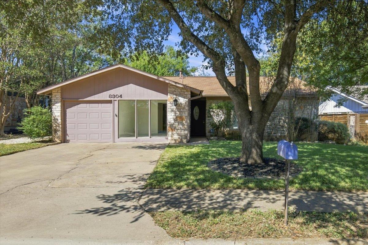 8304 Seminary Ridge Dr, Austin, TX 78745