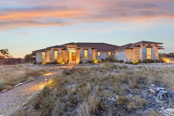100 W Leaning Madrone Dr, Johnson City