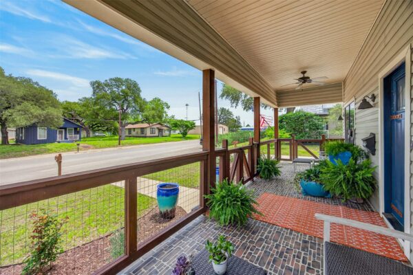 217 N Walnut Ave N, Luling