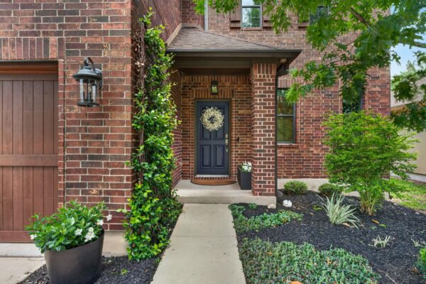 408 Kissing Oak Dr, Austin