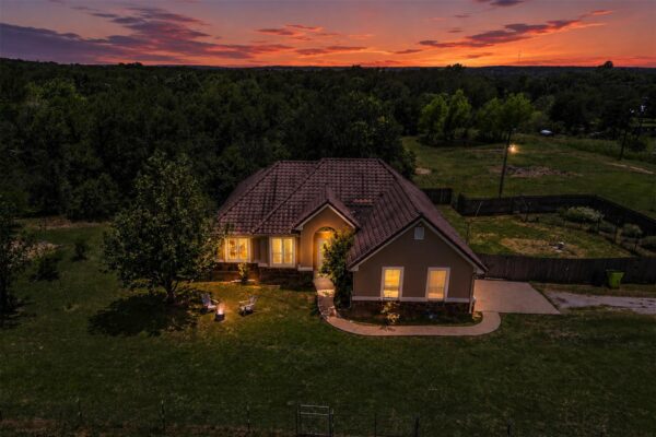 437 Balch Rd, Elgin