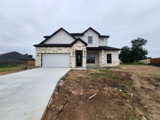 813 Golden Eagle Cv, Salado
