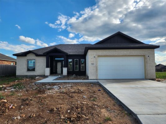 701 Golden Eagle Dr, Salado
