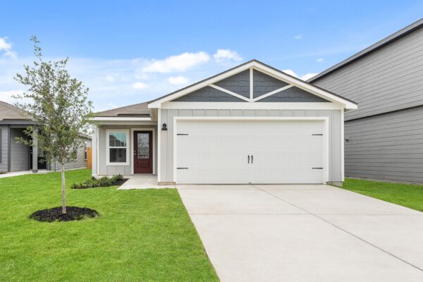 402 Aplite Pass, Maxwell