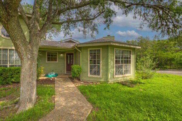 201 Ridgewood Dr, San Marcos