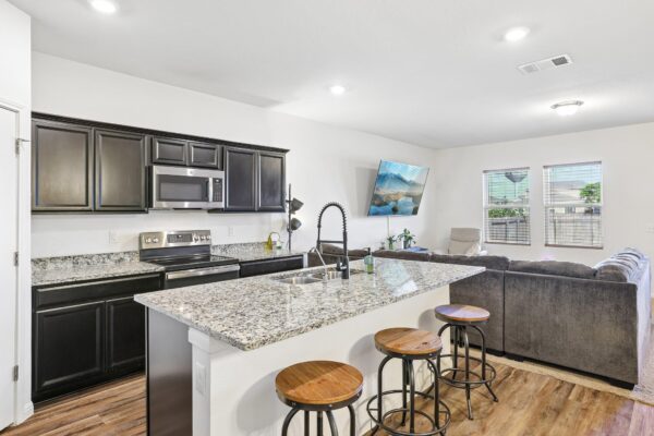 19105 Mike Mansfield Rd, Manor