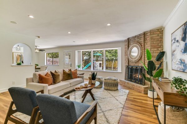 12006 Swallow Dr, Austin