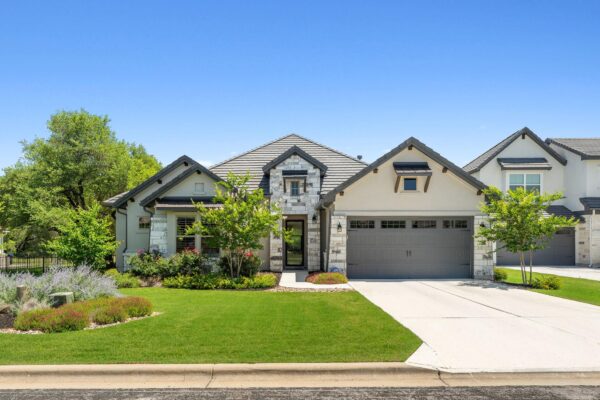 108 Oak Trail Dr, Georgetown