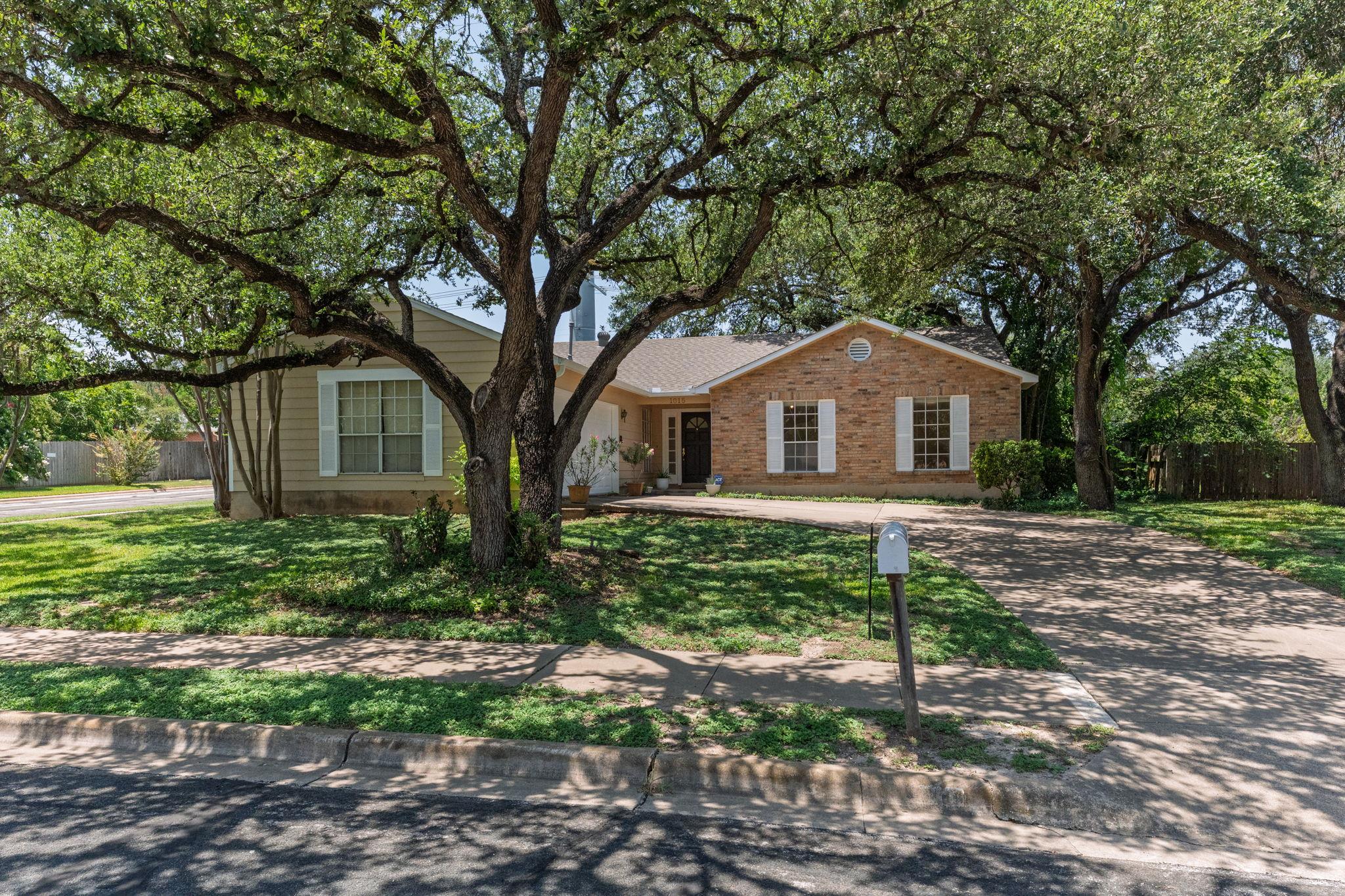 1015 Huntridge Dr, Austin, TX 78758