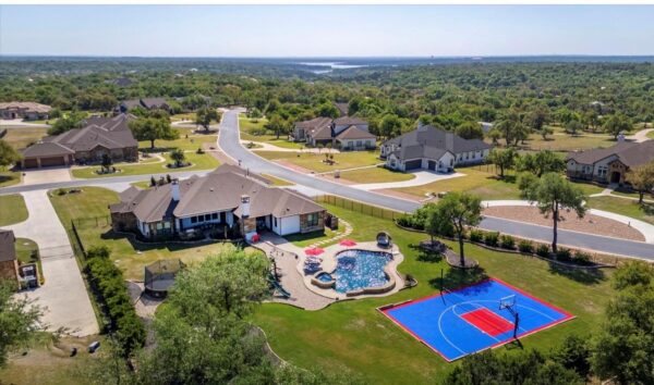 401 Highland Bluff Dr, Georgetown