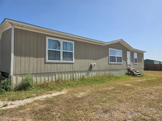 166 Brown Pelican Dr, Del Valle