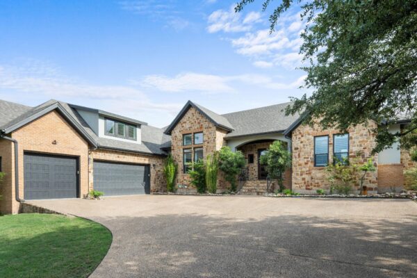 279 Rugged Earth Dr, Austin
