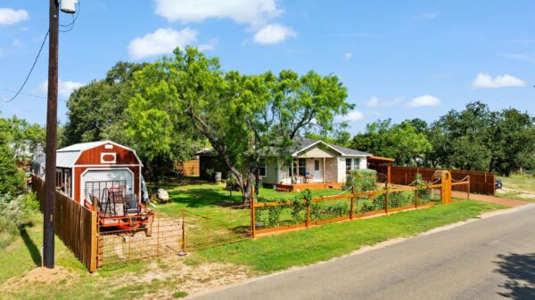 808 Pecan Ln, Cottonwood Shores