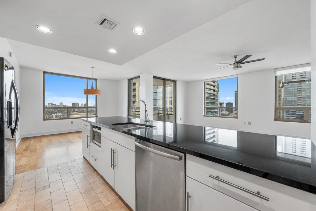 300 Bowie St #2701, Austin, TX 78703