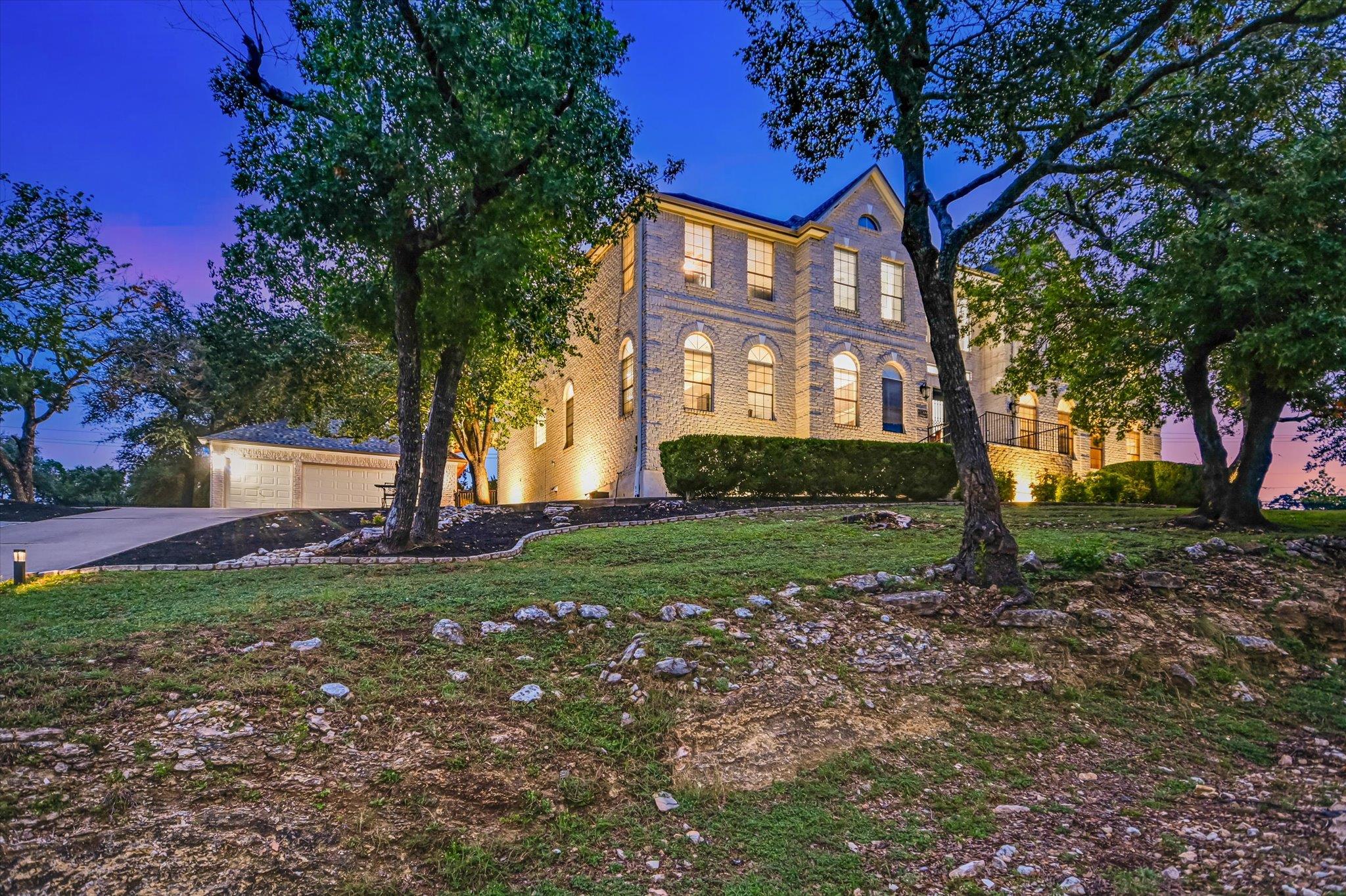 8802 Westminster Gln, Austin, TX 78730