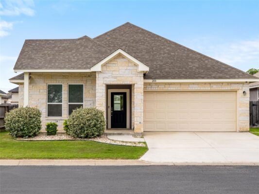 203 Winston Dr, Fredericksburg