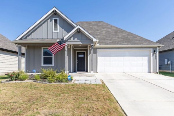 203 Mulberry Creek Ln, Hutto
