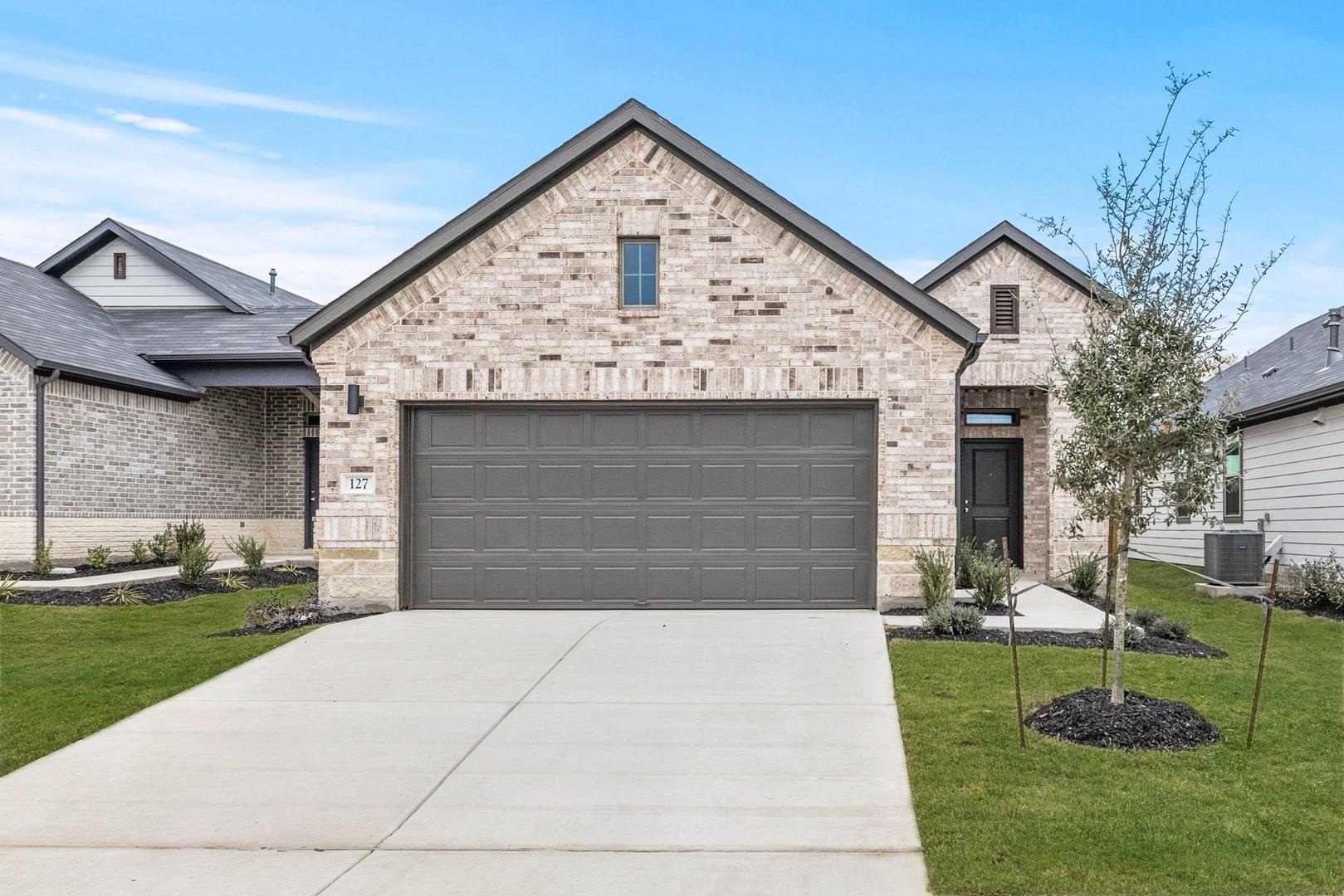 127 Tolo Dr, Elgin, TX 78621
