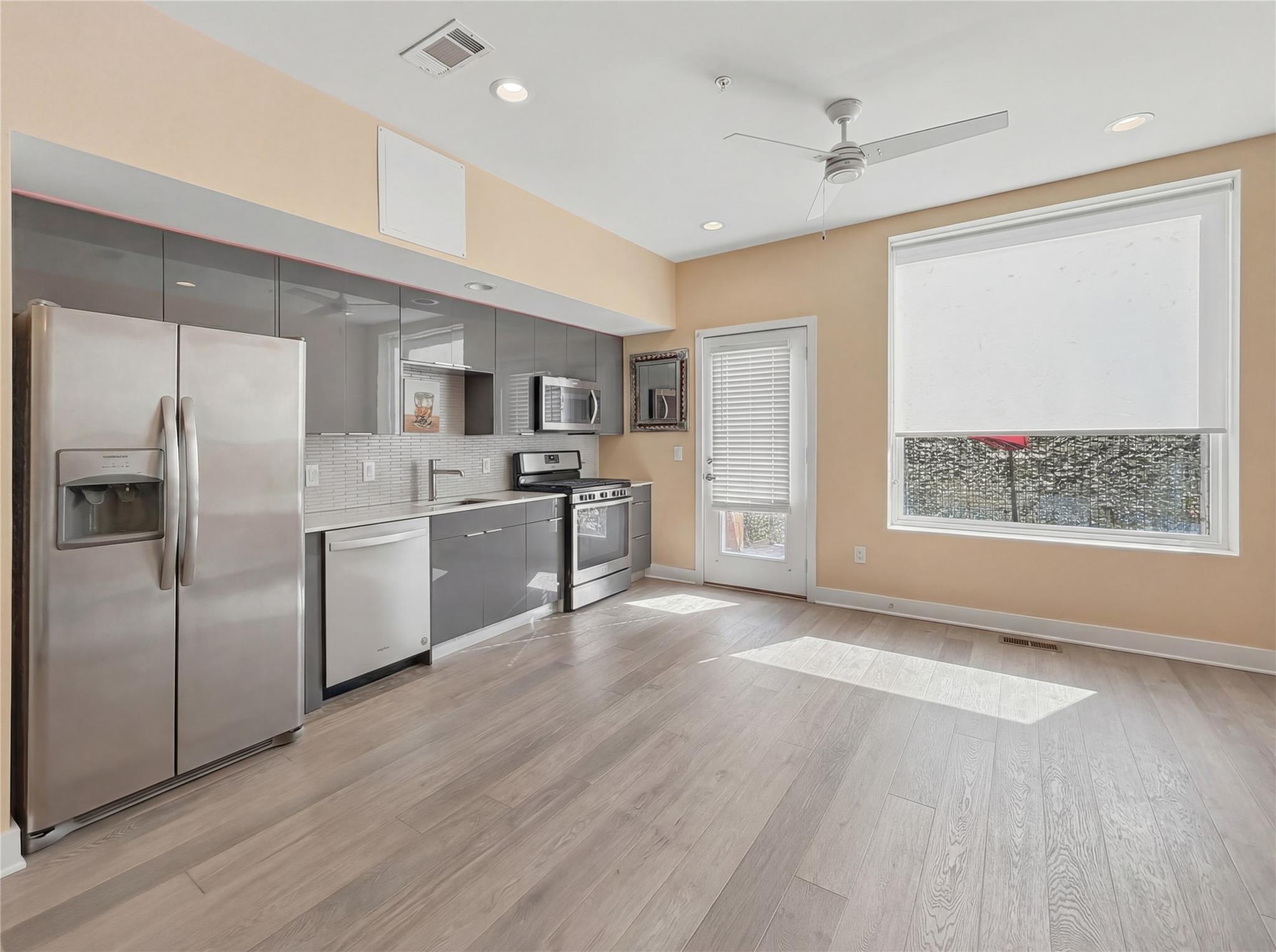 1800 E 4th St #223, Austin, TX 78702