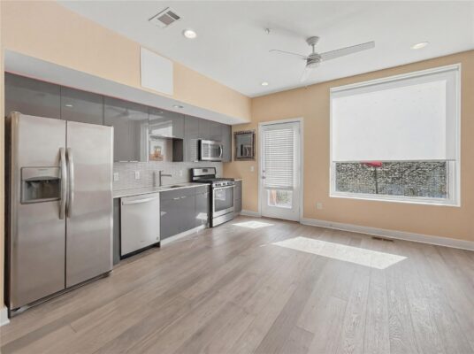 1800 E 4th St #223, Austin
