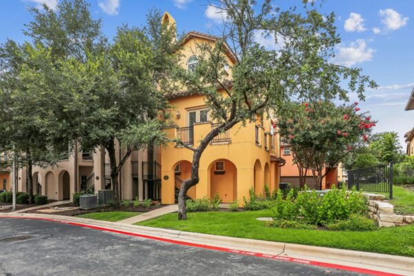 12113 Terraza Cir, Austin