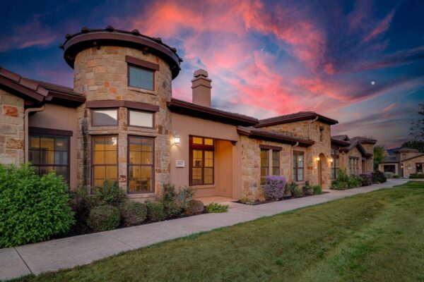 101 Rivalto Cir #2, Lakeway