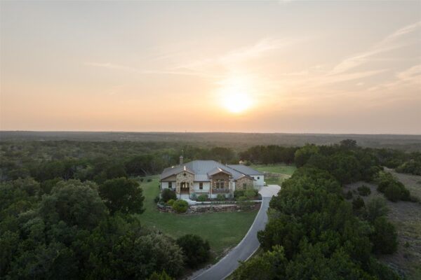 119 Creekside Trl, Spicewood