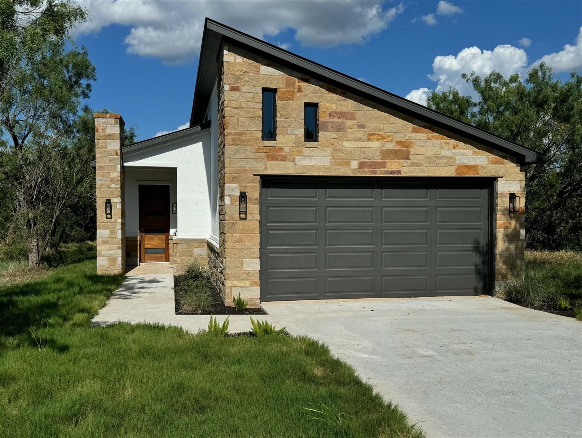 611 Sun Ray None, Horseshoe Bay, TX 78657