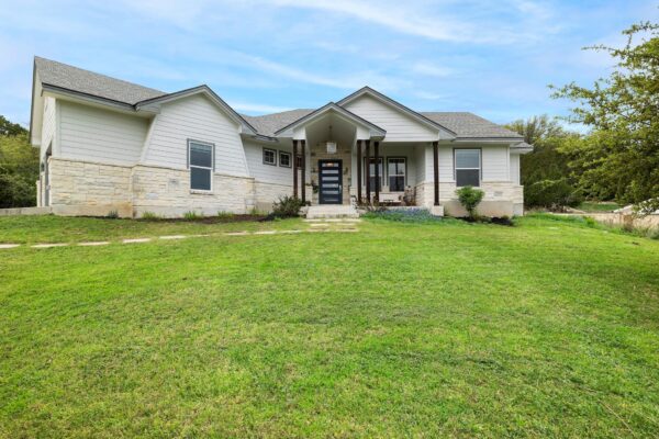 706 Stow Dr, Spicewood