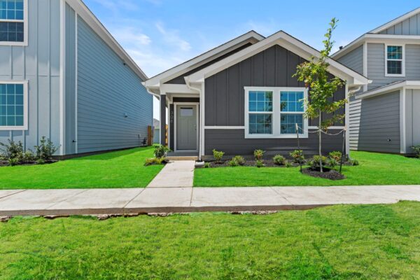 306 Nizao Ln, Bastrop