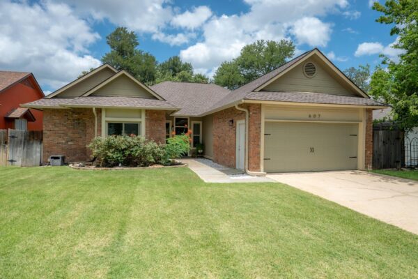 607 Sapling Cv S, Cedar Park