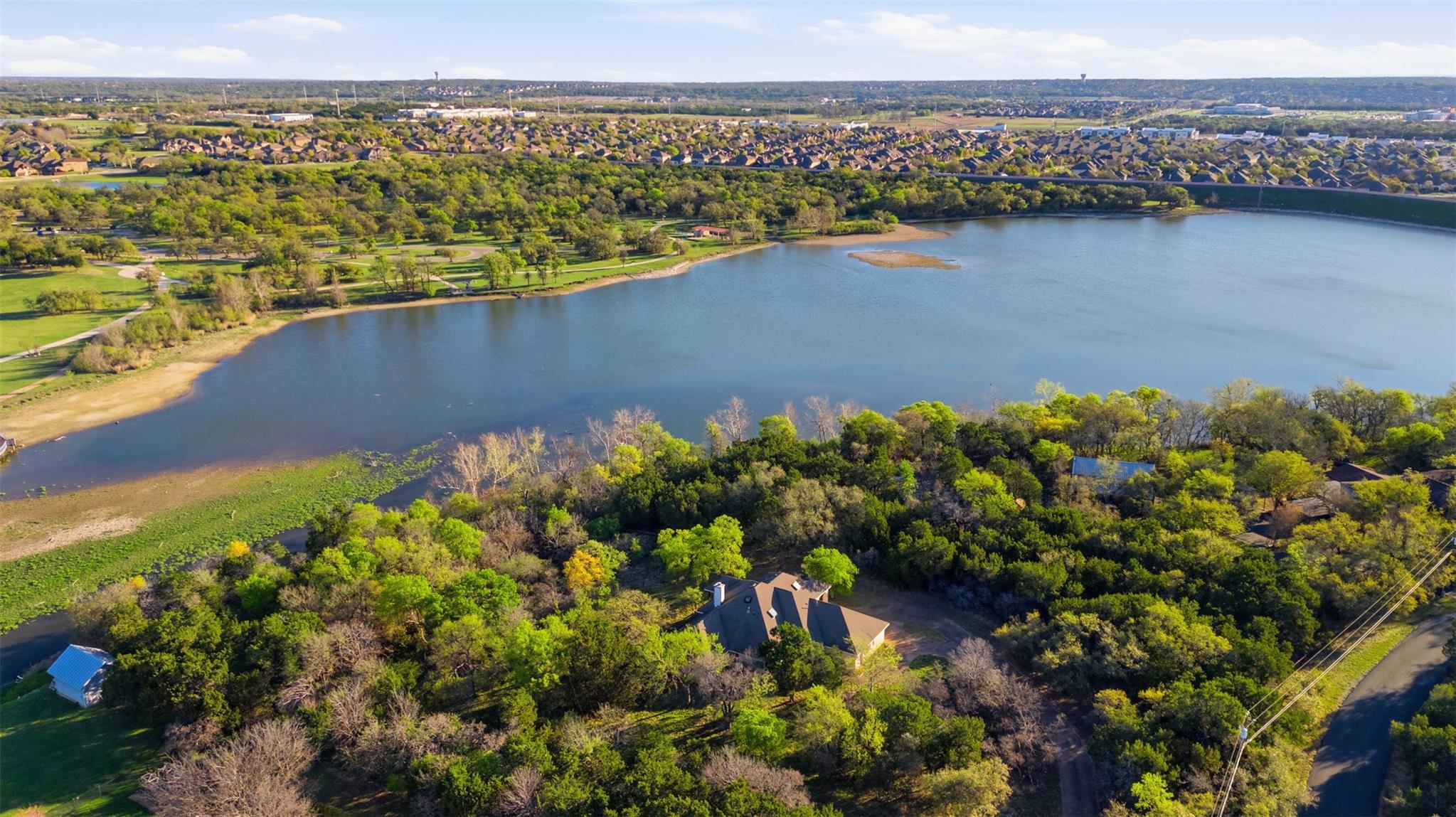 144 Woodland Trl, Leander