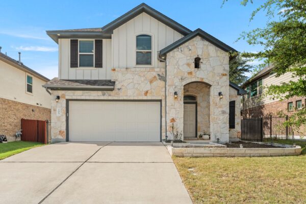 105 Lewisville Ln, Leander